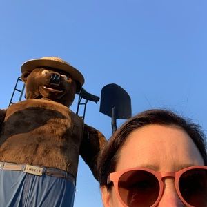 Meet your Posher, Regan